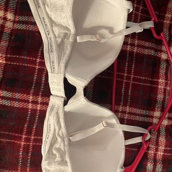 2 Marilyn Monroe bra’s - Picture 4 of 12